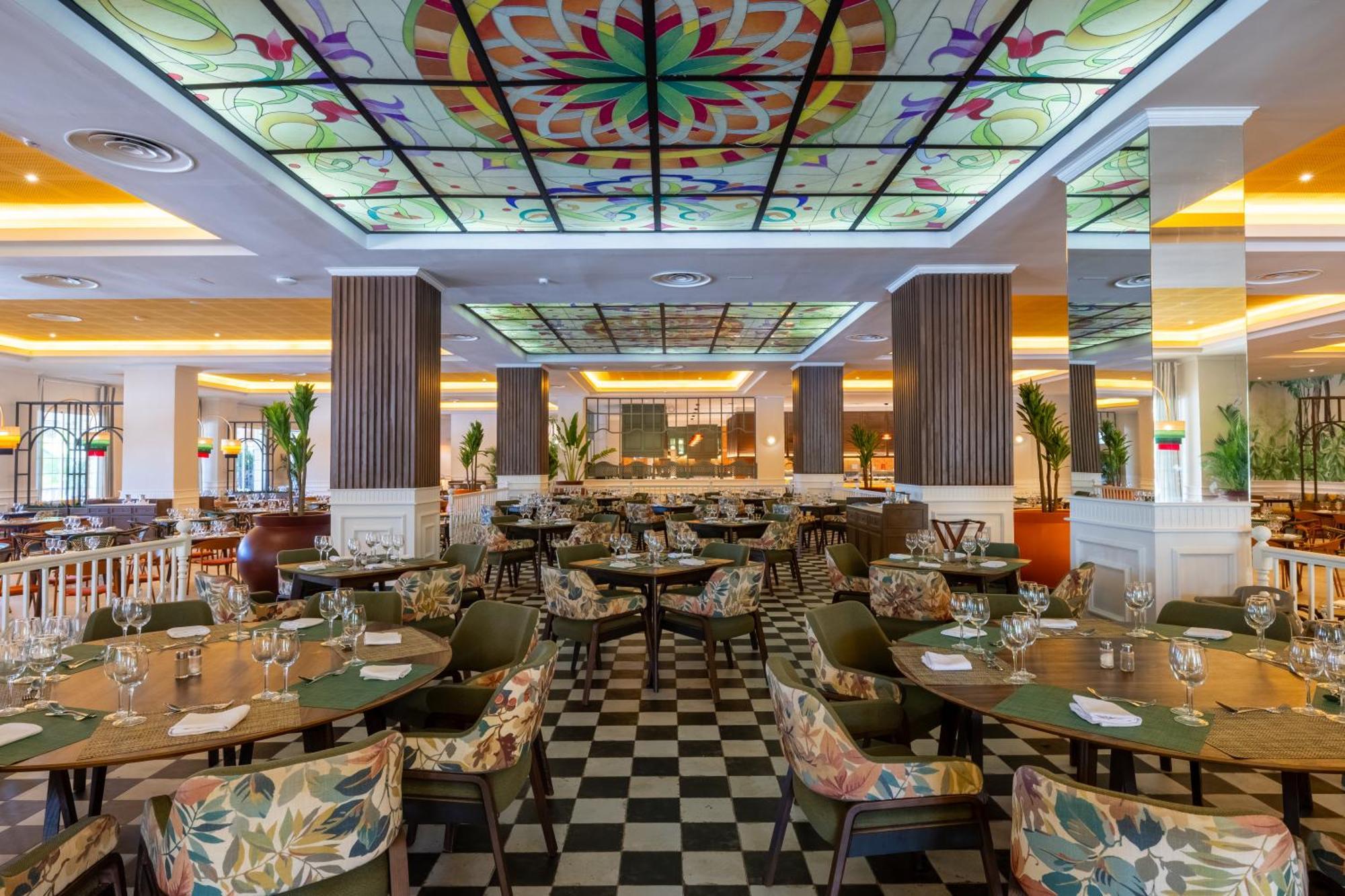 מלון רנאוויי ביי Bahia Principe Grand Jamaica (Adults Only) מראה חיצוני תמונה The restaurant